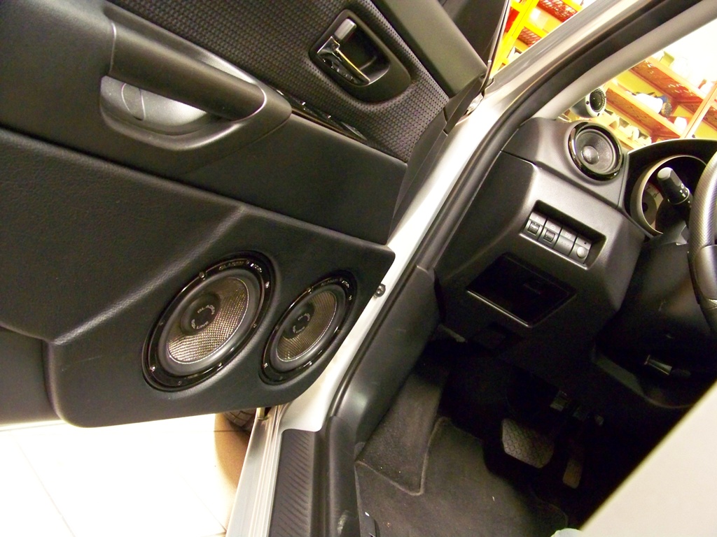 Sistema hi fi Sound Folies Mazda 3 (03)